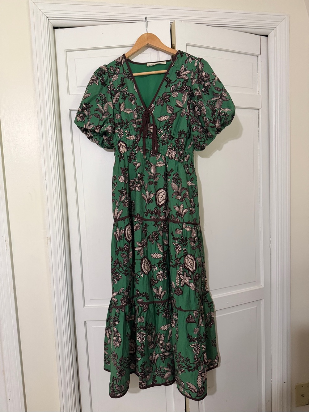 Green Floral V-Neck Tiered Maxi Dress with Puff Sleeves